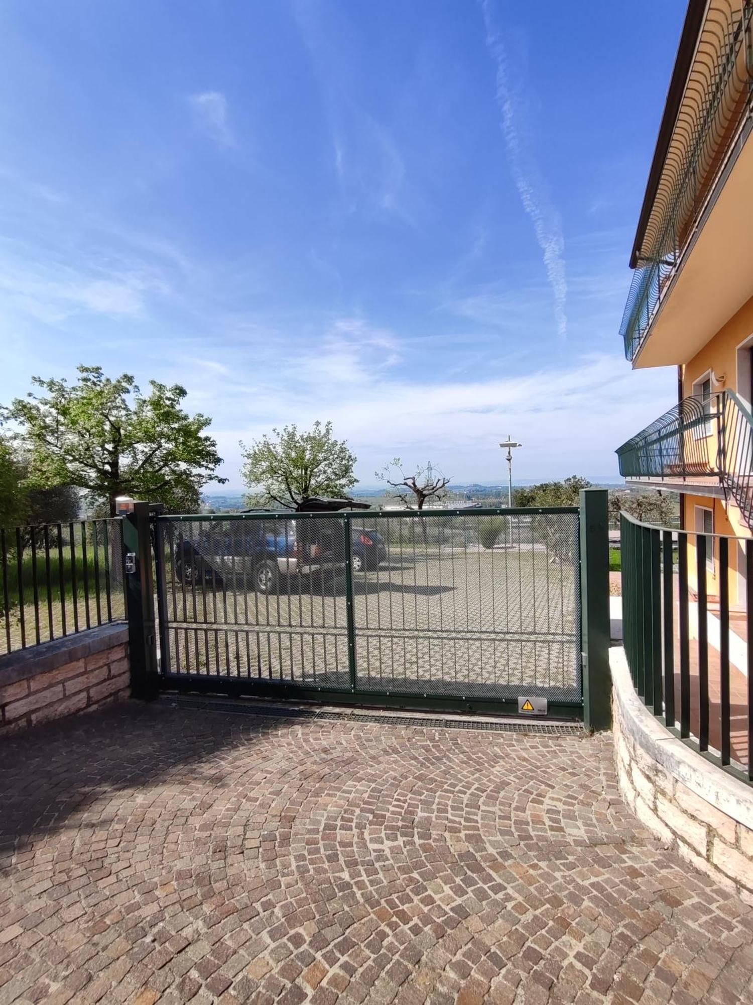 Nice Apartments Lake View & Free Parking Pastrengo Buitenkant foto